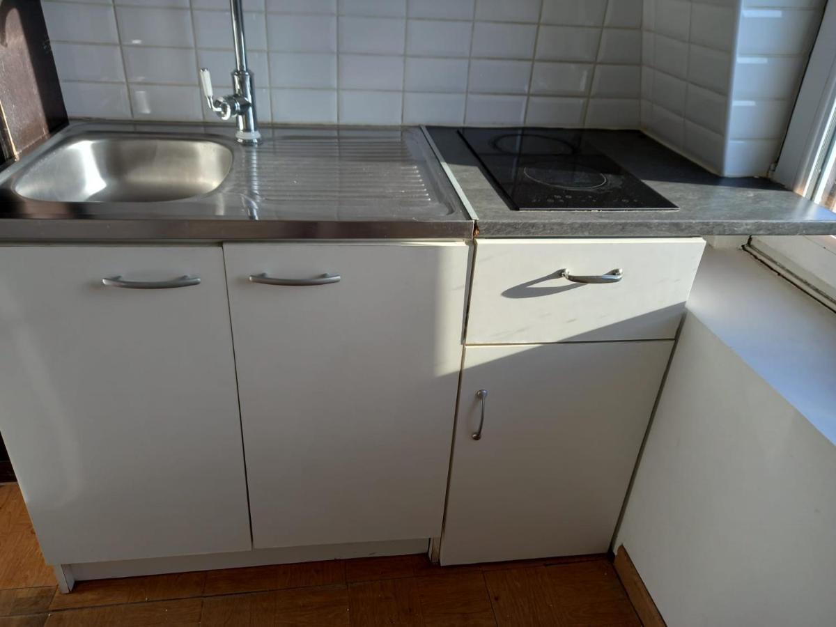 3 Hebergements - Au 1Er Etage 1 Appartement 2 Pieces Et Au 2Eme Etage Un Logement De 2 Chambres Louees Separement Avec Coin Cuisine Et Toilettes A Partager- Dans Pavillon Au Pied Du Rer B A 5 Minutes De Paris Et 30 Mn Stade De France Cachan Eksteriør bilde