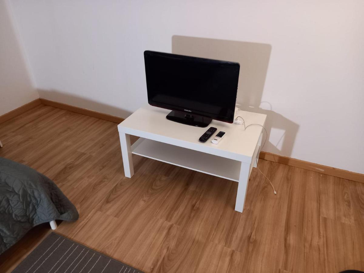 3 Hebergements - Au 1Er Etage 1 Appartement 2 Pieces Et Au 2Eme Etage Un Logement De 2 Chambres Louees Separement Avec Coin Cuisine Et Toilettes A Partager- Dans Pavillon Au Pied Du Rer B A 5 Minutes De Paris Et 30 Mn Stade De France Cachan Eksteriør bilde