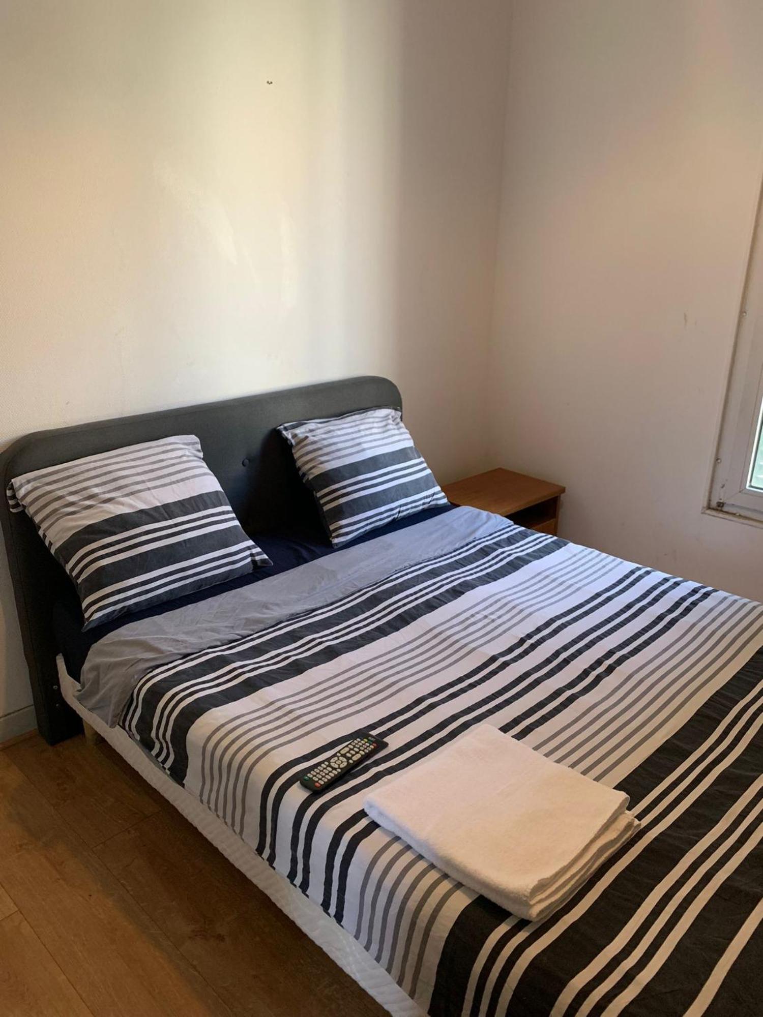 3 Hebergements - Au 1Er Etage 1 Appartement 2 Pieces Et Au 2Eme Etage Un Logement De 2 Chambres Louees Separement Avec Coin Cuisine Et Toilettes A Partager- Dans Pavillon Au Pied Du Rer B A 5 Minutes De Paris Et 30 Mn Stade De France Cachan Eksteriør bilde