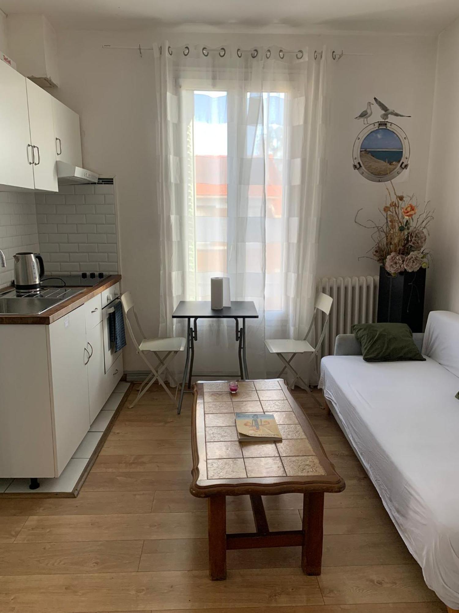 3 Hebergements - Au 1Er Etage 1 Appartement 2 Pieces Et Au 2Eme Etage Un Logement De 2 Chambres Louees Separement Avec Coin Cuisine Et Toilettes A Partager- Dans Pavillon Au Pied Du Rer B A 5 Minutes De Paris Et 30 Mn Stade De France Cachan Eksteriør bilde